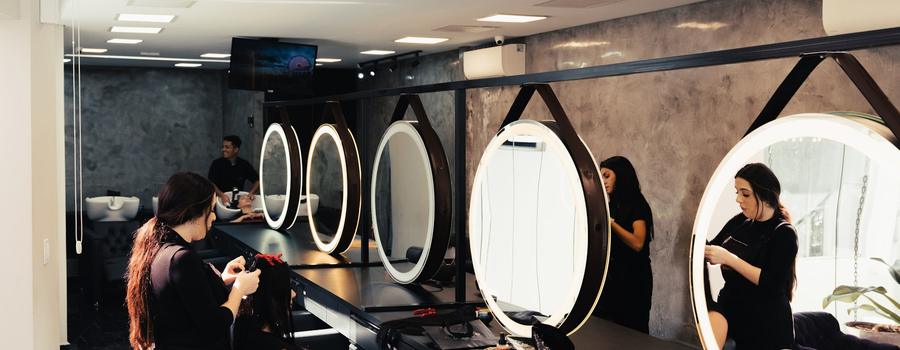 Salón de peluquería y estética con las reservas automatizadas con IA