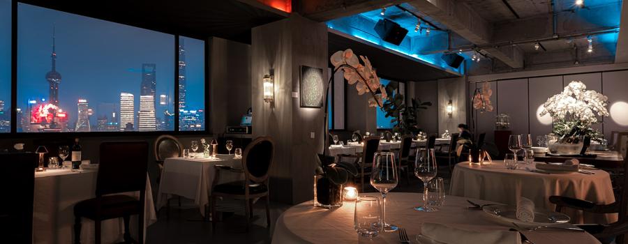 Sala de restaurante con las reservas gestionadas por IA